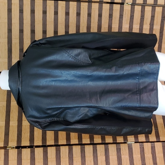 NWT!! $120 msrp Lane Bryant faux leather moto jacket - Picture 2 of 16